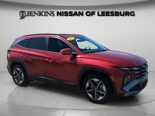 Red 2025 Hyundai TUCSON SEL Convenience