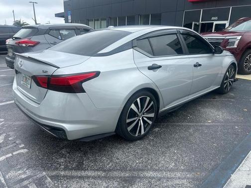 2021 Nissan Altima 2.5 SR