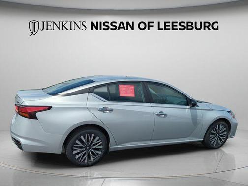 Brilliant Silver Metallic 2024 Nissan Altima 2.5 SV