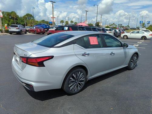 Brilliant Silver Metallic 2024 Nissan Altima 2.5 SV