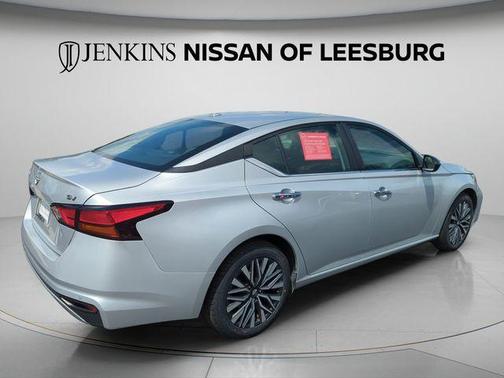 Brilliant Silver Metallic 2024 Nissan Altima 2.5 SV