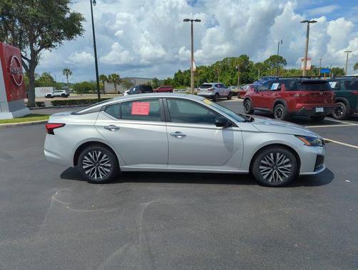 Brilliant Silver Metallic 2024 Nissan Altima 2.5 SV