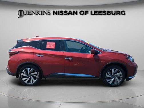 Red 2019 Nissan Murano SL