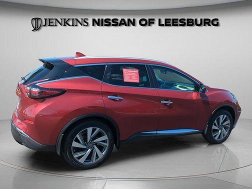 Red 2019 Nissan Murano SL