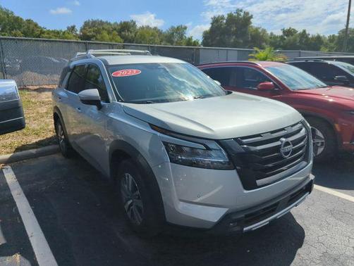Brilliant Silver Metallic 2023 Nissan Pathfinder SL