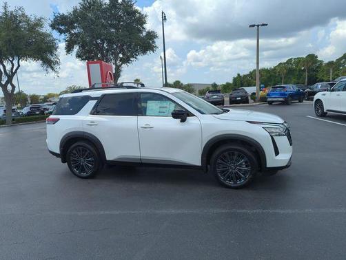 Everest White P 2026 Nissan Pathfinder SL