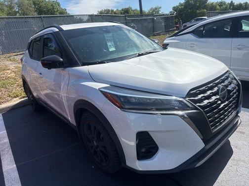 Aspen White 2021 Nissan Kicks SR