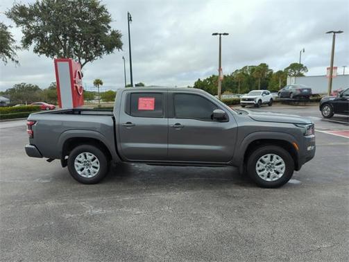 2022 Nissan Frontier SV