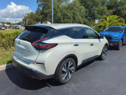 White 2023 Nissan Murano SL