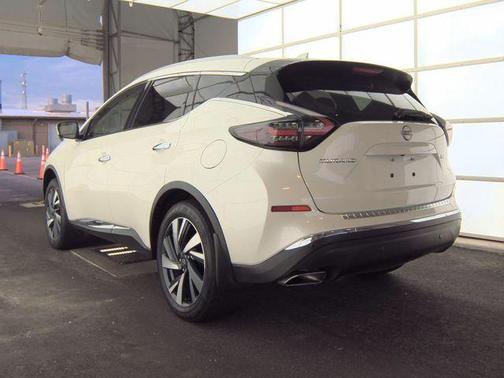 White 2023 Nissan Murano SL