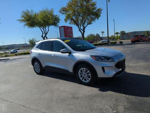 2020 Ford Escape SE