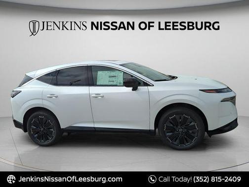 Everest White P 2026 Nissan Murano Platinum