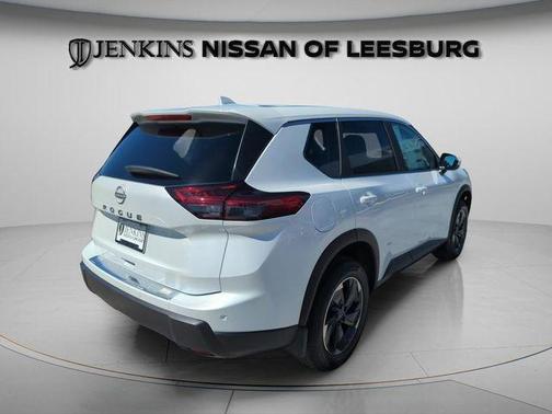 Everest White P 2026 Nissan Rogue SV