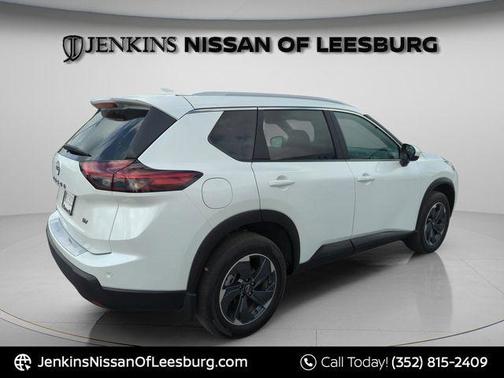 Everest White P 2024 Nissan Rogue SV