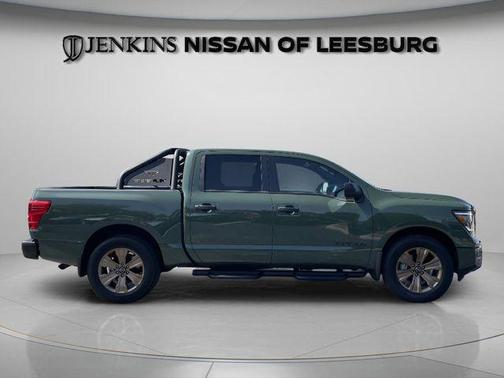 2024 Nissan Titan SV