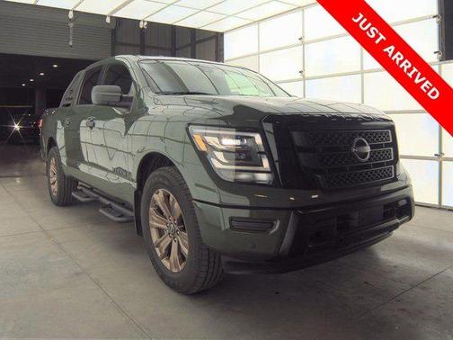 2024 Nissan Titan SV