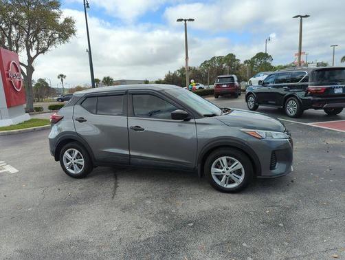 2022 Nissan Kicks S