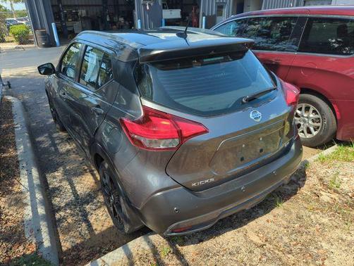 Gun Metallic 2020 Nissan Kicks SR