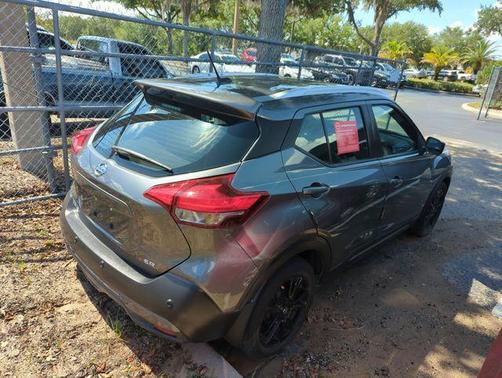 Gun Metallic 2020 Nissan Kicks SR