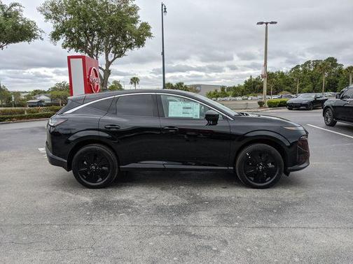 Black 2025 Nissan Murano SV