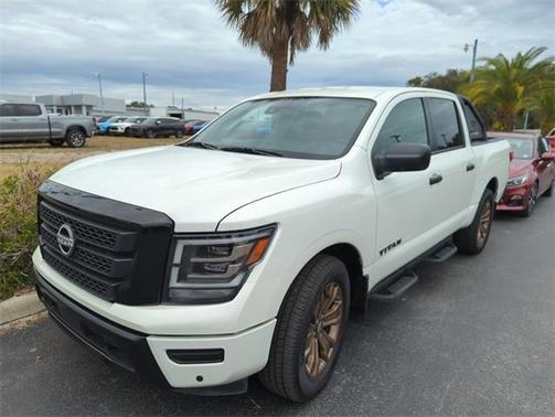 2024 Nissan Titan SV