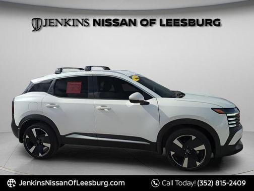 2025 Nissan Kicks SR