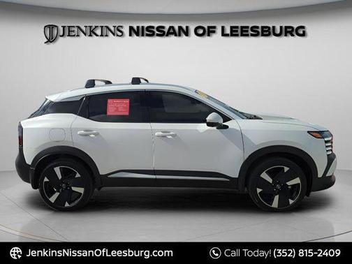 2025 Nissan Kicks SR