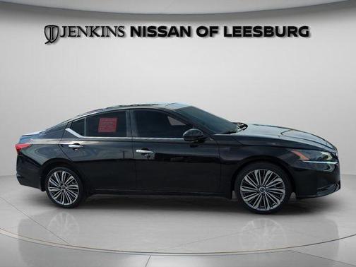 Black 2024 Nissan Altima 2.5 SL