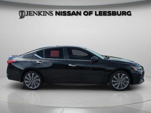 Black 2024 Nissan Altima 2.5 SL