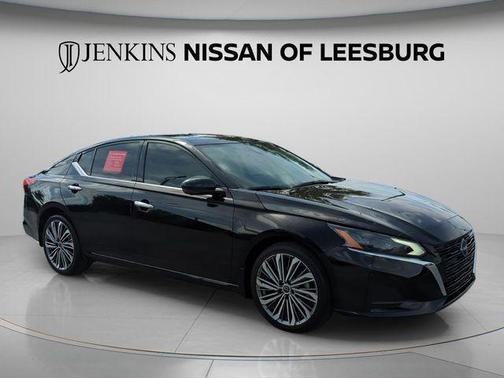 Black 2024 Nissan Altima 2.5 SL