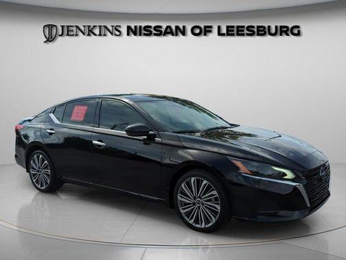 Black 2024 Nissan Altima 2.5 SL