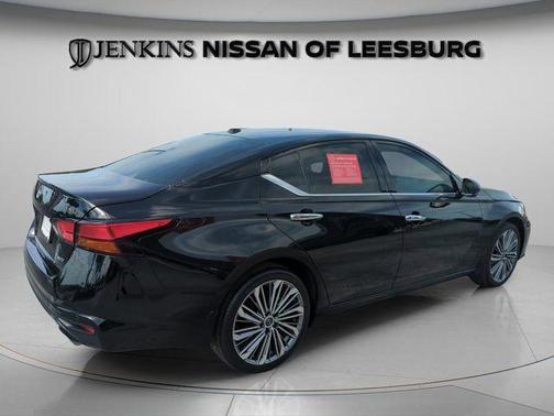 Black 2024 Nissan Altima 2.5 SL