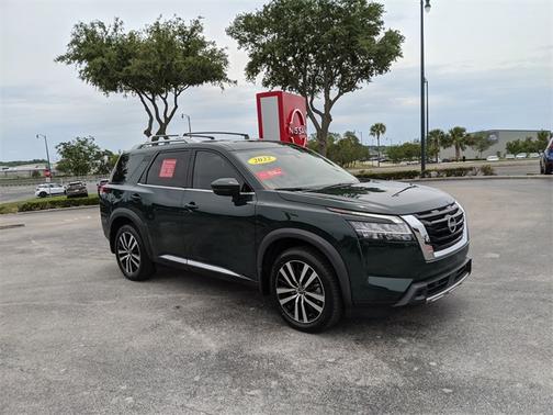 2023 Nissan Pathfinder Platinum