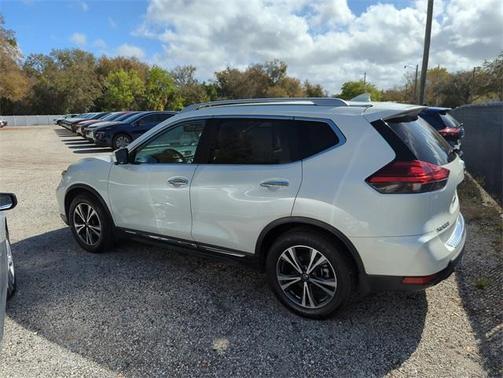 2017 Nissan Rogue SL