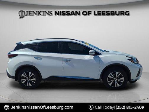 White 2024 Nissan Murano SV