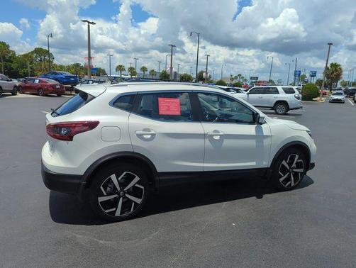White 2021 Nissan Rogue Sport SL