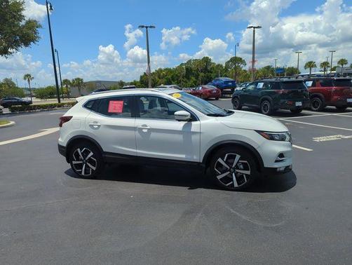 White 2021 Nissan Rogue Sport SL