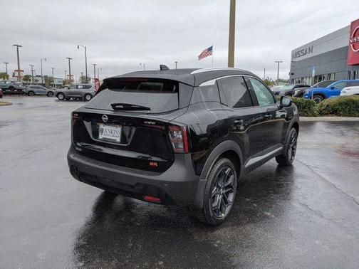 Super Black 2025 Nissan Kicks SR