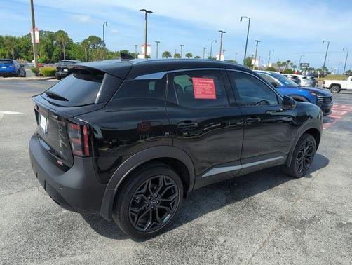 Super Black 2025 Nissan Kicks SR