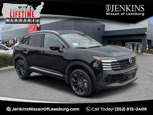 Super Black 2025 Nissan Kicks SR