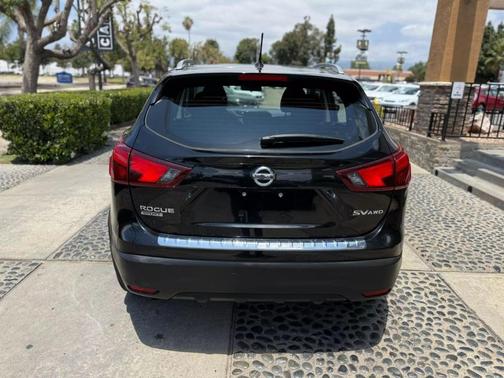 2018 Nissan Rogue Sport SV