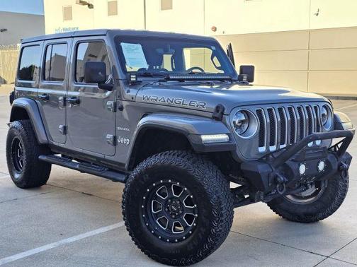 Sting Gray Clearcoat 2018 Jeep Wrangler Unlimited Sahara