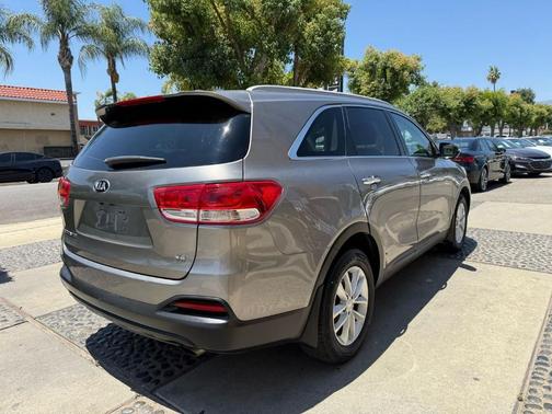 2018 Kia Sorento LX