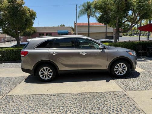 2018 Kia Sorento LX