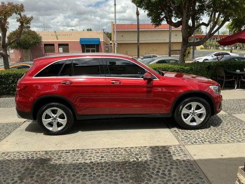 designo Cardinal Red Metallic 2018 Mercedes-Benz GLC 300 Base 4MATIC