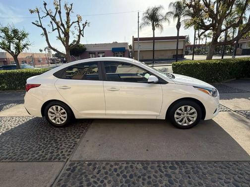 2019 Hyundai Accent SE