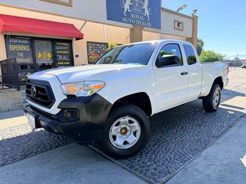 2022 Toyota Tacoma SR
