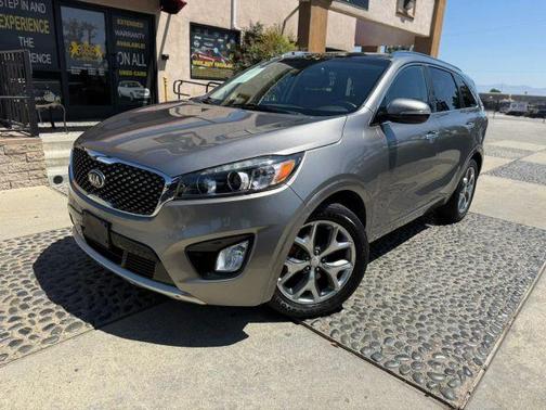 Titanium Silver 2017 Kia Sorento SX