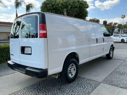 Summit White 2020 Chevrolet Express 2500 Work Van