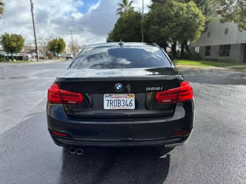 2016 BMW 328 i